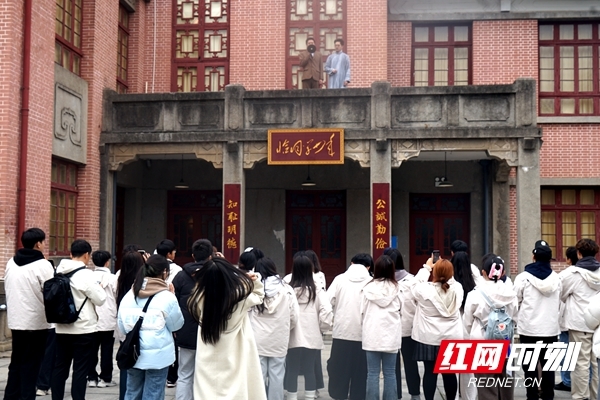 《恰同学少年》青春剧场。